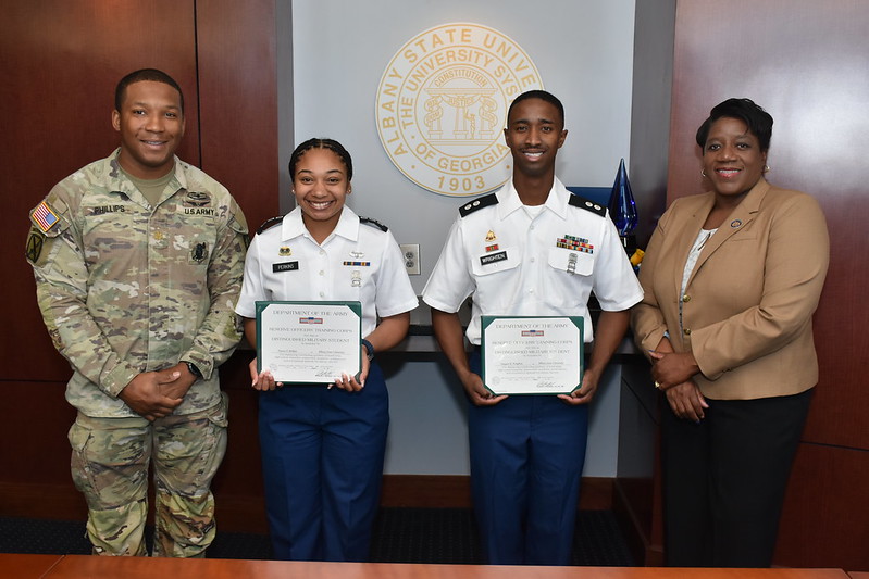 ROTC Students Award with President