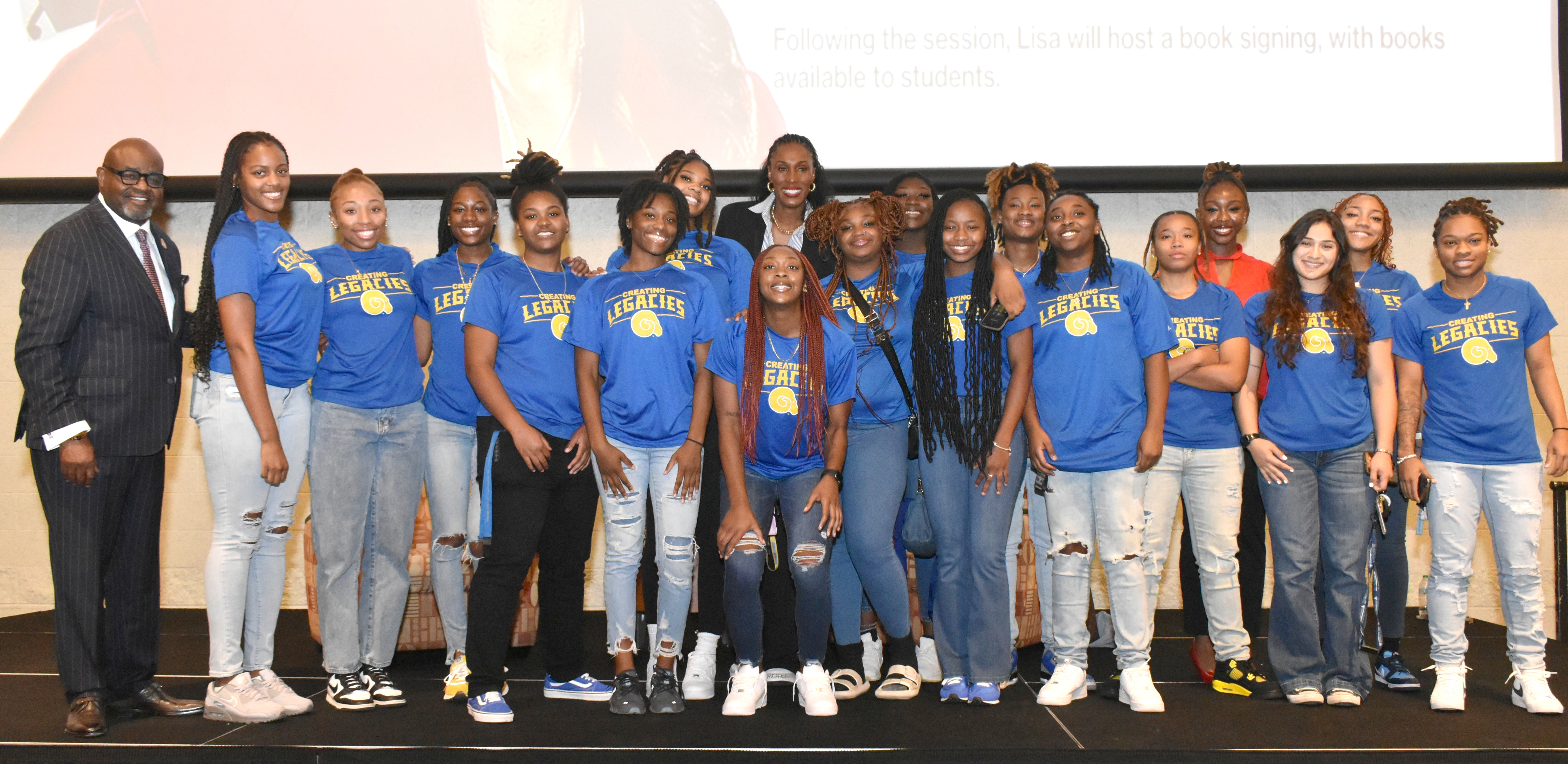 ASU and Lisa Leslie Group Photo 